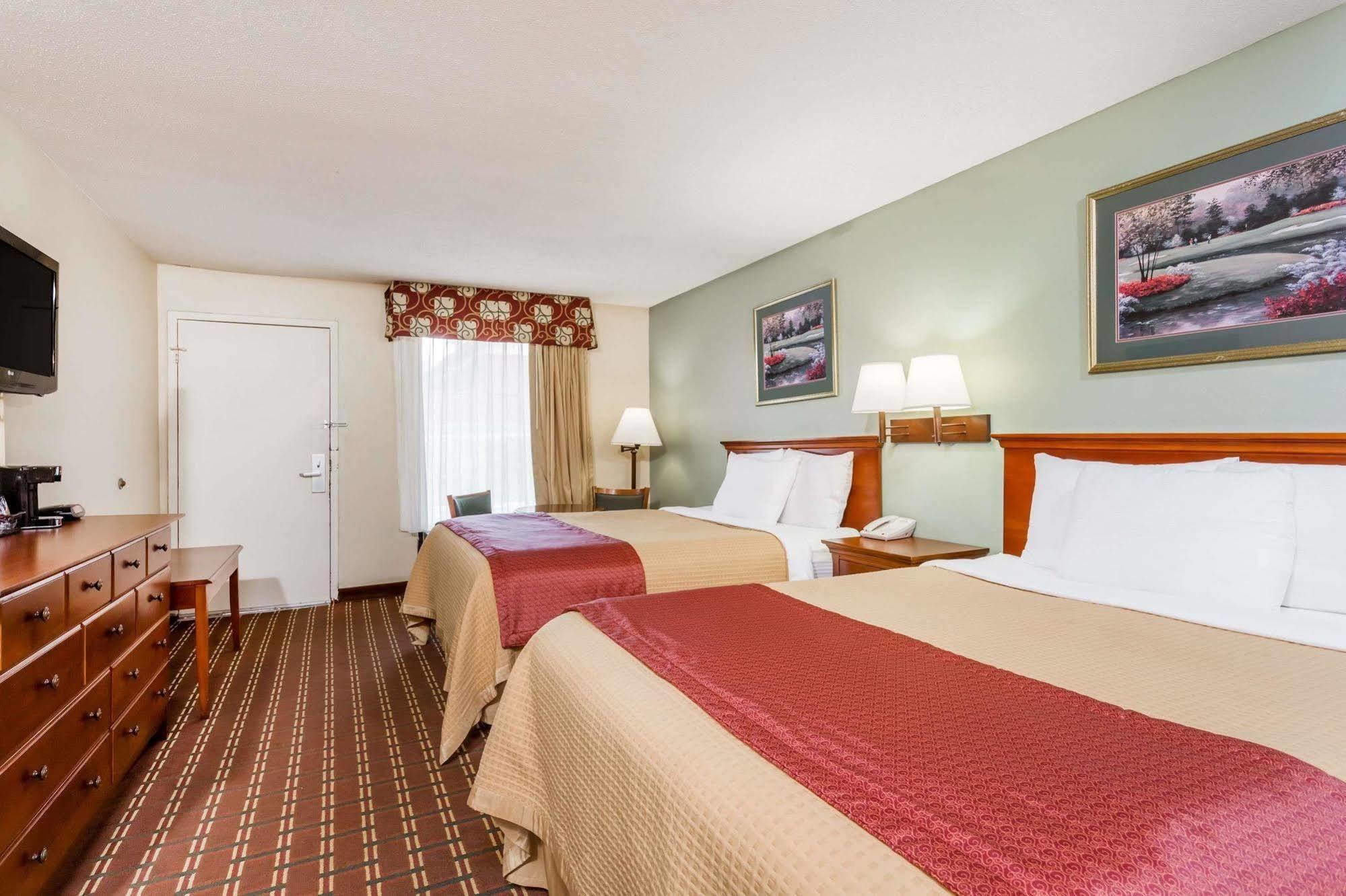Days Inn By Wyndham Orangeburg Exterior foto