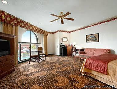 Days Inn By Wyndham Orangeburg Exterior foto